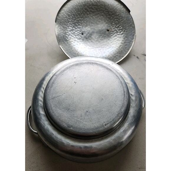 Vntg. Aluminum casserole holder With Lid - Picture 5 of 5